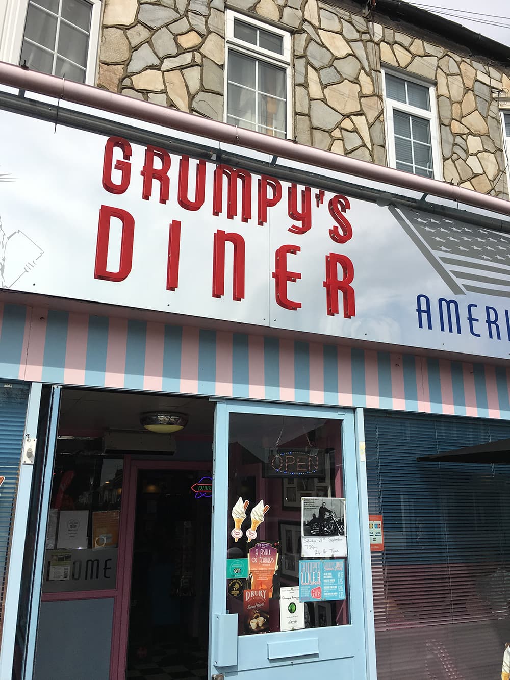 MC Burger (Pulp Puppets)